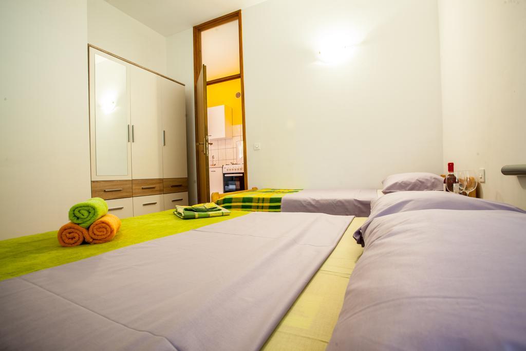 Apartments Lovic Локва-Рогозница Экстерьер фото