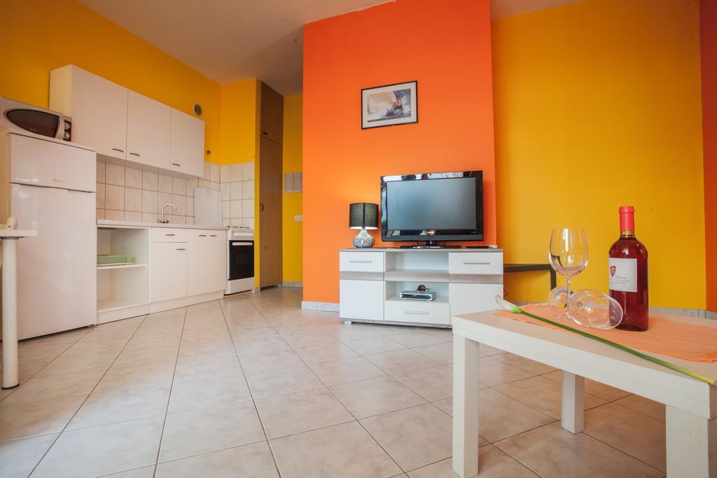 Apartments Lovic Локва-Рогозница Экстерьер фото